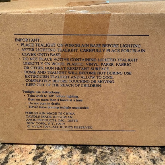 Avon Gift Collection White Rose Tealight Holder - Picture 5 of 5